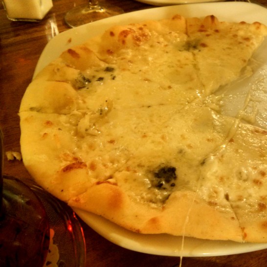 4種類のチーズだけを使ったピザ