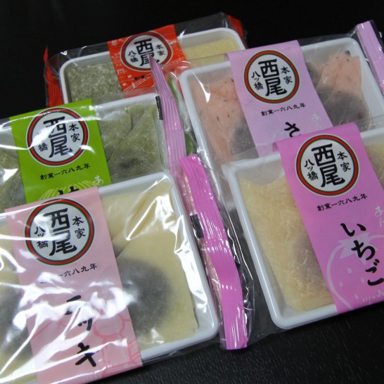 京都銘菓の生八つ橋。種類も豊富です。