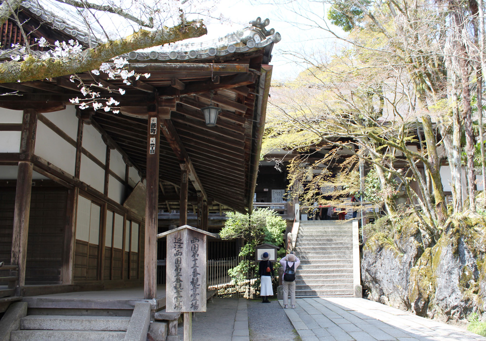 石山寺の本堂