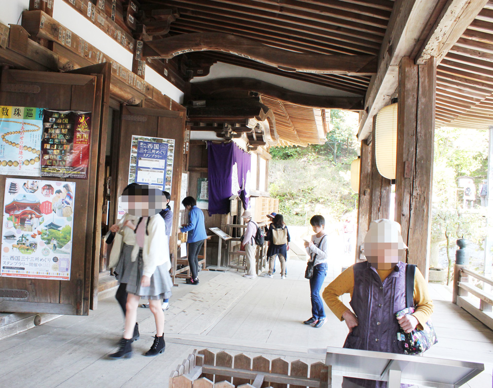 石山寺の本堂