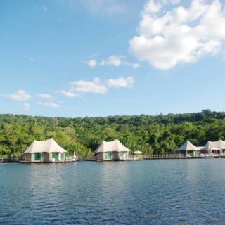 4 Rivers Floating Lodge