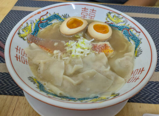 南国鯛白湯ワンタン麺（醤油）