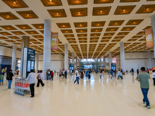 テチョ国際空港エントランス入ってすぐ